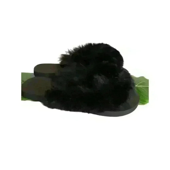 𝅺ALEXIS Black Soft Faux Fur Flip Flops Sandals - Picture 1 of 6